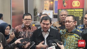 Mendes Yandri Laporkan 73 Akun Medsos soal Hoaks Kopdes ke Bareskrim