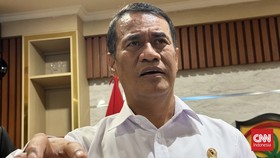 Mentan Amran Sulaiman optimistis capai swasembada bawang putih dalam tiga tahun dan daging sapi dalam lima tahun.