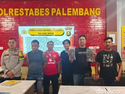 Pria di Palembang Ditangkap Perkara Narkoba, Polisi Dapati Senpi-Seragam Polri