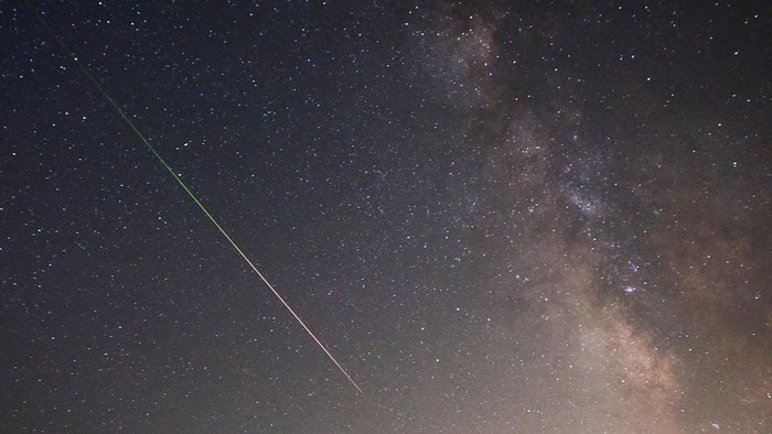 Hujan Meteor Orionid Hiasi Langit, Ini Jadwal Terbaik Menyaksikannya
