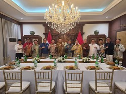 Sugiono Kumpulkan Para Sekjen Parpol Malam Ini, Ada Apa?