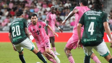 Sorotan Dunia Olahraga CNN Sport : Viral Bek Leon Angkat Messi usai Gagalkan La Pulga Cetak Gol