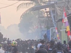 Loyalis Bos Narkoba di Kampung Bahari Melawan, Petugas Dilempari Mercon