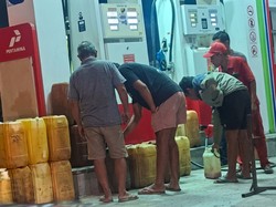 Viral BBM Diisi ke Galon di Tengah Antrean SPBU Kobar, Polisi Cek Fakta