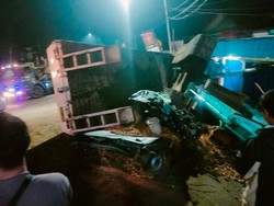 6 Fakta Truk Pengangkut Backhoe Maut di Cianjur