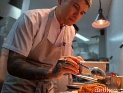 Akasta Jakarta: Istimewa! Dining Show Pertama di Indonesia dengan Menu Nusantara