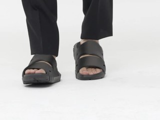 Kaki Pegal Abis Aktivitas Seharian? Recovery deengan Sandal Ini