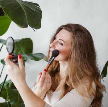 BeauPicks: 6 Rekomendasi Blush On dengan Warna Muted