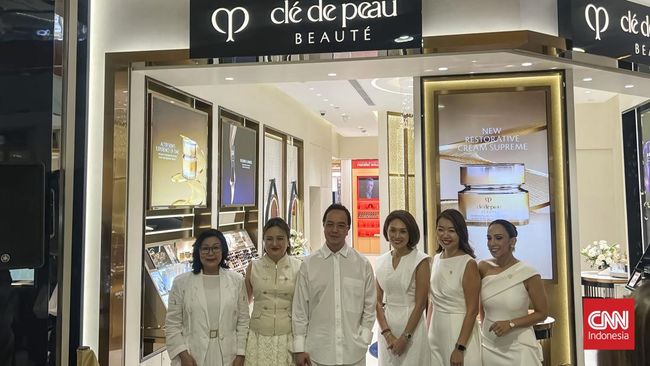 Cl de Peau Beaut menghadirkan Radiance Concept Shop-in-Shop pertamanya di Indonesia di Metro Pondok Indah 1, Jakarta Selatan. Gerai tersebut resmi dibuka pada Jumat (14/8).Pembukaan Radiance Concept Shop-in-Shop di Metro Pondok Indah ditandai dengan