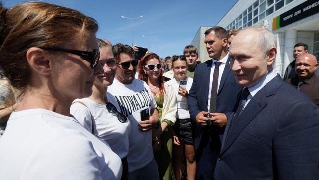 Putin Kunjungi Pulau Kuril