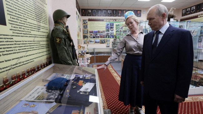 Putin Kunjungi Pulau Kuril