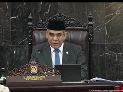 Pantun Muzani: Kebijakan Presiden yang Merakyat Jadikan Indonesia Makin Nyala