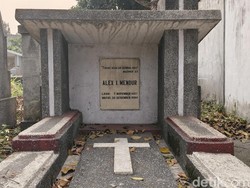 Jejak Sunyi Alex Mendur di TPU Pandu, Sang Pengabadi Kemerdekaan