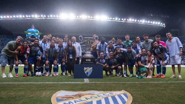 Malaga CF juara Coasta del Sol di Estadio La Rosaleda, usai menang dengan kocak atas Fulham karena menolak penalti, Rabu (12/8).