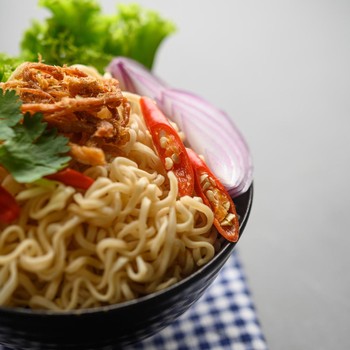 4 Makanan Indonesia yang Muncul di Drakor Populer, Ada Mi Instan Indomie!