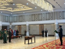 Lantik Timur Jadi Pj Sekda Sumut, Gubsu Bobby: Jangan Main Mata dalam Anggaran