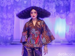 Pesona Batik Madura dalam Koleksi Nusanova 2.0: Sekar Jagat Karya Ivan Gunawan