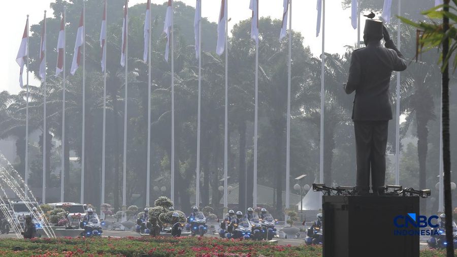 Presiden RI Prabowo Subianto saat tiba di aktivitas Sidang Tahunan MPR dan Sidang Bersama DPR dan DPD dalam Rangka HUT ke-81 RI di Gedung Nusantara, Kompleks Parlemen Senayan, Jakarta Pusat, Jumat (14/8/2026). (CNBC Indonesia/Muhammad Sabki)