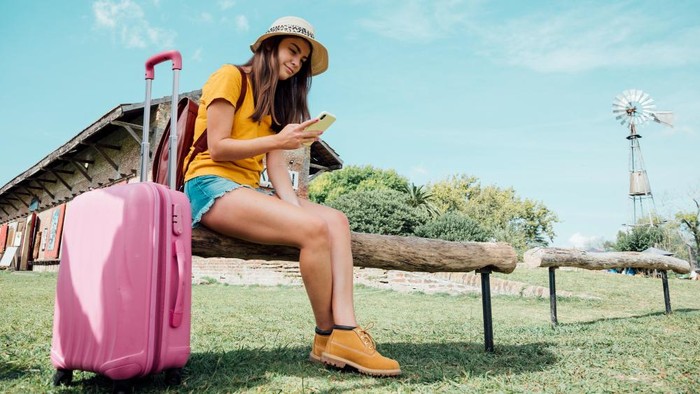 Hati-Hati, 5 Kebiasaan yang Bisa Memicu Identitas Mudah Dicuri saat Traveling