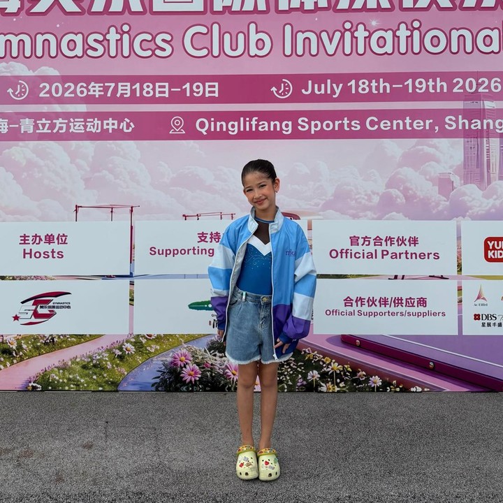 <p>Sera memang sudah cukup lama menekuni olahraga <em>gymnastic</em>, Bunda. Pada tahun 2024 lalu, Sera berhasil medali perak dalam kompetisi <em>gymnastic</em>. Tahun lalu, Sera mendapatkan dua medali emas dan dua medali perak di kejuaraan The Bangkok Gymnastic Moose Games Invitational Meet di Thailand. (Foto: Instagram: @yaswilblood)</p>