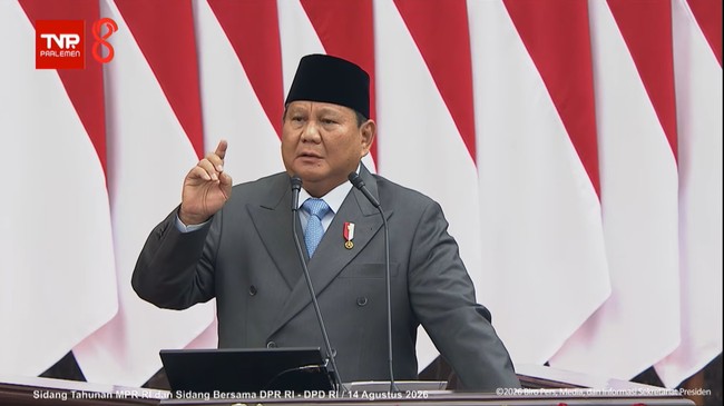 Presiden Prabowo Subianto saat berpidato di Sidang Tahunan MPR di Jakarta, Jumat (14/8).