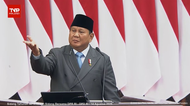 Presiden Prabowo Subianto saat berpidato di Sidang Tahunan MPR di Jakarta, Jumat (14/8).