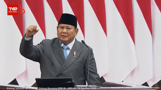 Presiden Prabowo Subianto saat berpidato di Sidang Tahunan MPR di Jakarta, Jumat (14/8).