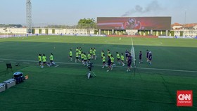 Persiapan jelang Srikandi Merdeka Cup 2026. (CNN Indonesia/Muhammad Ikhwanuddin)