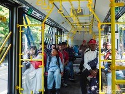 Video: Resmi! Tarif Transjakarta & Transjabodetabek Bakal Naik 1 Januari 2027