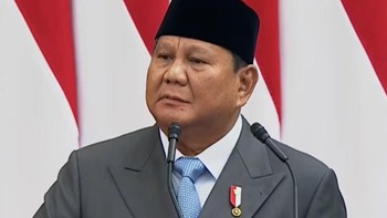 Presiden Prabowo Subianto memerintahkan Panglima TNI Jenderal Agus Subiyanto dan Kapolri Jenderal Listyo mengusut pejabat yang diduga terkait dengan keberadaan sekitar 1.000 tambang timah ilegal di Bangka Belitung.