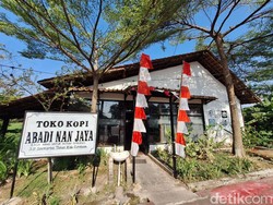Menikmati Piza dan Kopi dengan Teduhnya Pedesaan Cirebon