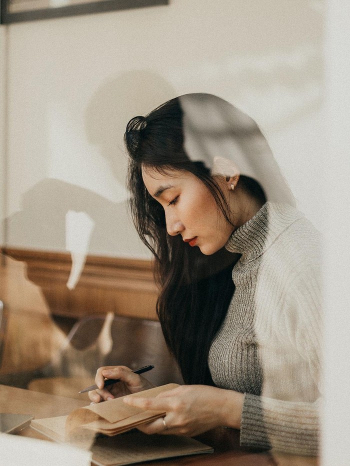 10 Prompts Gratitude Journal untuk Melatihmu Bersyukur Setiap Hari