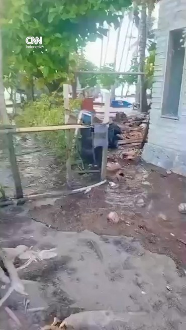 Detik-detik Tsunami Kecil Terjang Selayar Usai Gempa M7 NTT
