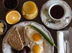 Kenapa Ada Teh English Breakfast, Tapi Tak Ada Indonesian Breakfast?