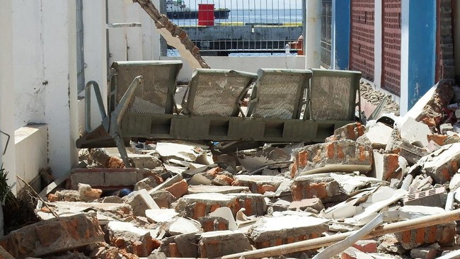 Pelabuhan Laurentius Say NTT Hancur Diguncang Gempa