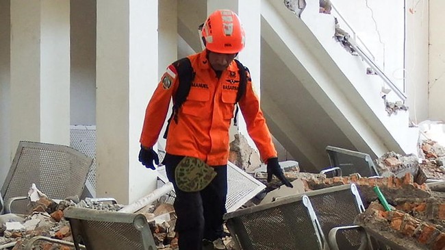 Pelabuhan Laurentius Say NTT Hancur Diguncang Gempa
