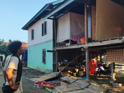 Gempa M 7,7 Guncang NTT, Mahasiswa KKN UMY Bantu Evakuasi Warga