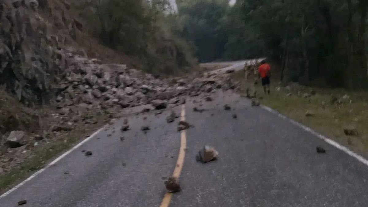 Sejumlah Ruas Jalan Nasional Longsor Imbas Gempa NTT