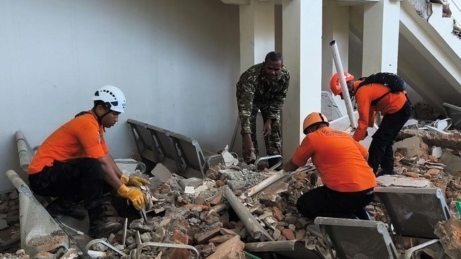 Pelabuhan Laurentius Say NTT Hancur Diguncang Gempa