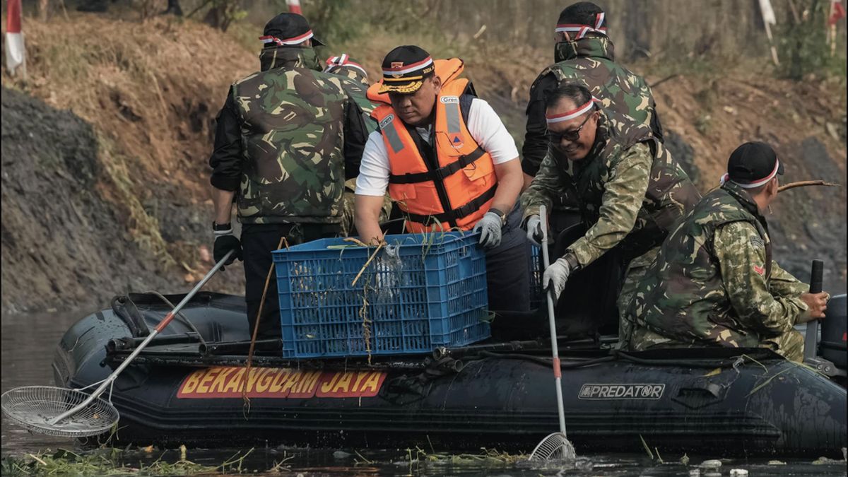 Gerebek Sampah dan Tanam Pohon, Pemprov DKI Wujudkan Jakarta Asri