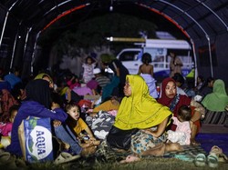 NTT Diguncang Gempa 7,7 M, Bantuan Makanan hingga Obat Disalurkan