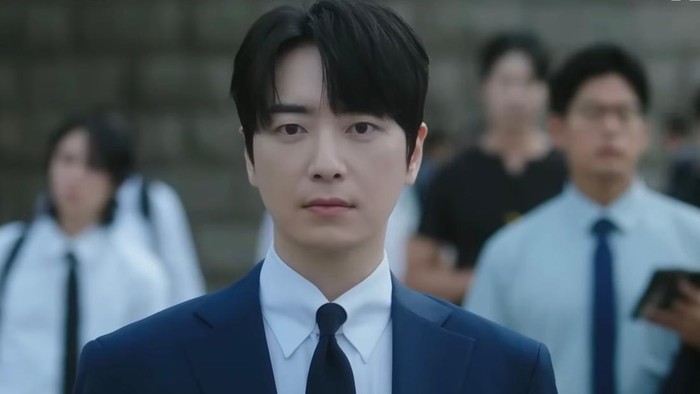 Manfaatkan Keberuntungan Lotre, Simak Potret Perdana Lee Jun Hyuk di Drakor The Ordinary Jackpot