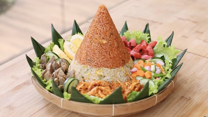 Anti-Mainstream, Ini Resep Nasi Goreng Tumpeng Merah Putih untuk Agustusan ala Chef Devina Hermawan