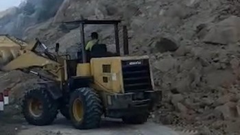 Tanah Longsor di Bajawa-Ende Bikin Jalan Putus Total