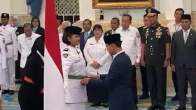 Momen Gibran Kukuhkan 76 Anggota Paskibraka di Istana Negara