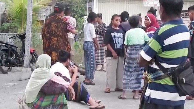 Detik-Detik Gempa M 7,7 Guncang NTT, Warga Berlarian-Rumah Rusak