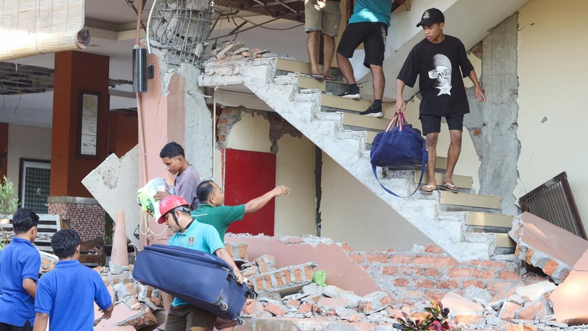 2.000 Warga Evakuasi Usai Gempa M 7,7 NTT, Pemerintah Pusat Meluncur