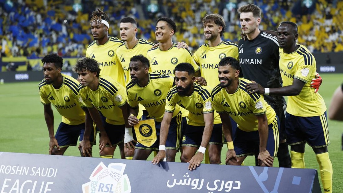 Soccer Football - Saudi Pro League - Al Nassr v Al Fateh - Al Awwal Park, Riyadh, Saudi Arabia - August 15, 2026 Al Nassr players pose for a team group photo before the match REUTERS/Hamad I Mohammed