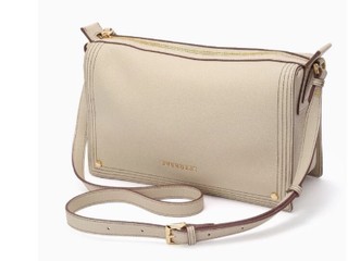 Bosan Sling Bag Kasual? Coba Tas Selempang Wanita yang Ini Justru Terlihat Formal
