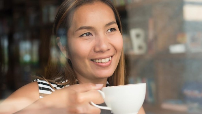 Tips Mencegah Gigi Kuning Akibat Makanan dan Minuman, Dentist Approved!